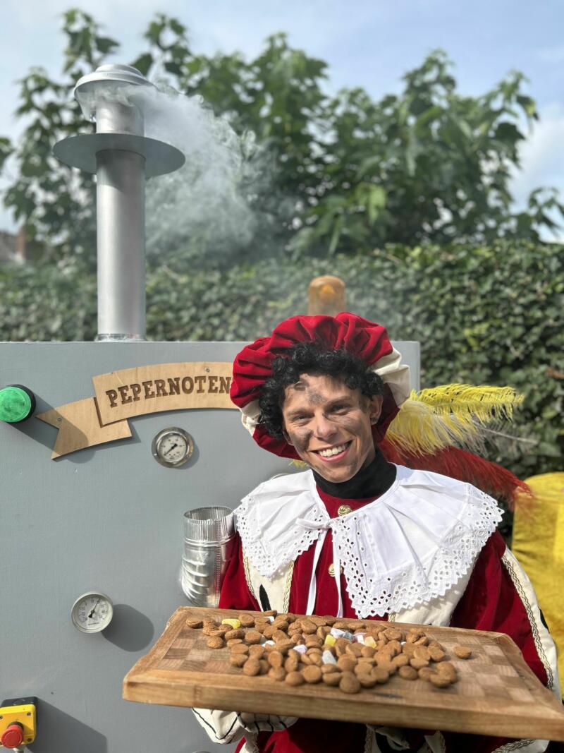 Muziek Piet bij pepernotenmachine2